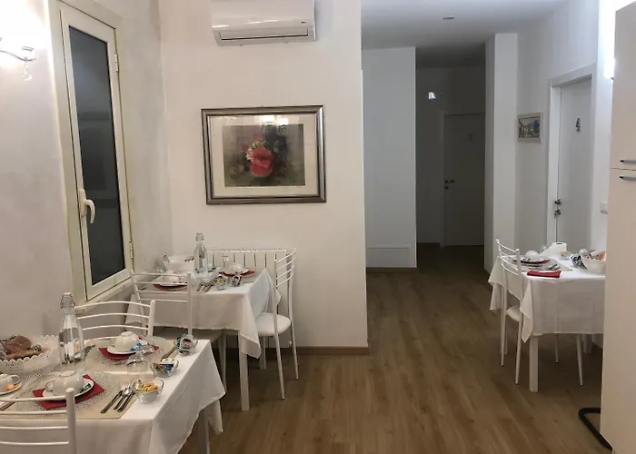 Dea Tiburtina בית הארחה 4*