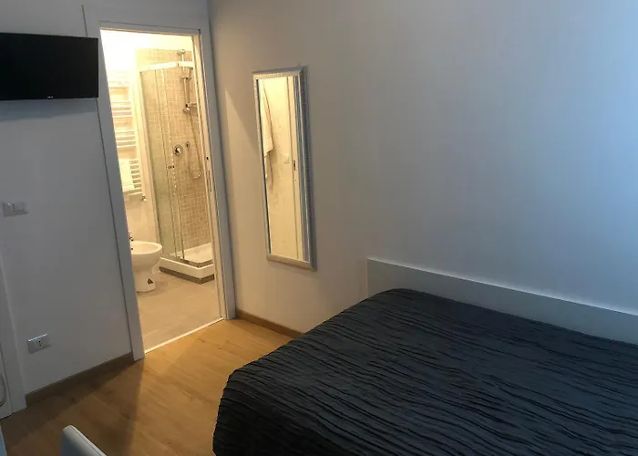 Dea Tiburtina בית הארחה 4*