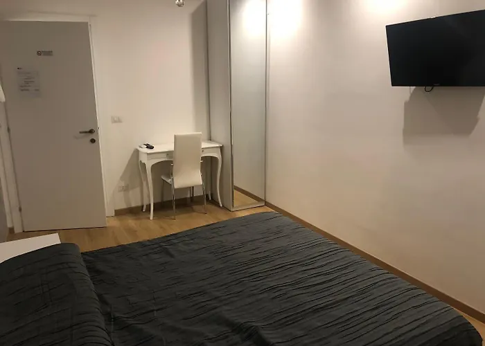 Dea Tiburtina בית הארחה 4*
